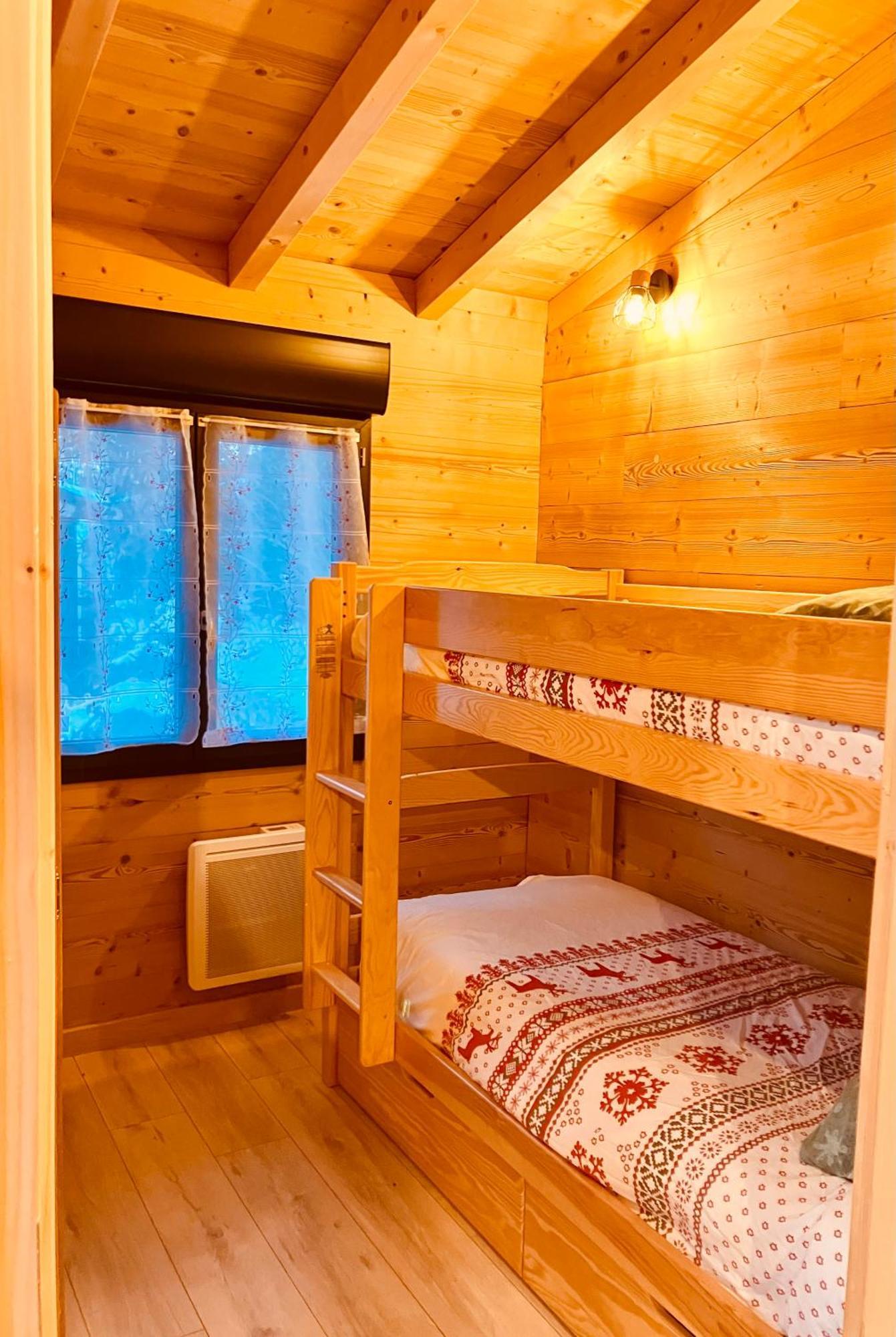 Camping L'Enclave Mobil-Home Estavar Exterior photo