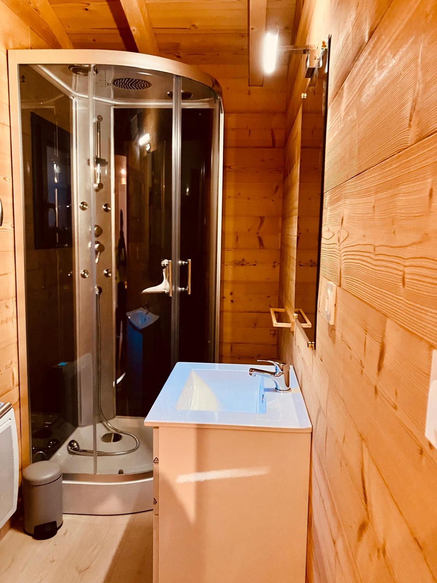 Camping L'Enclave Mobil-Home Estavar Exterior photo
